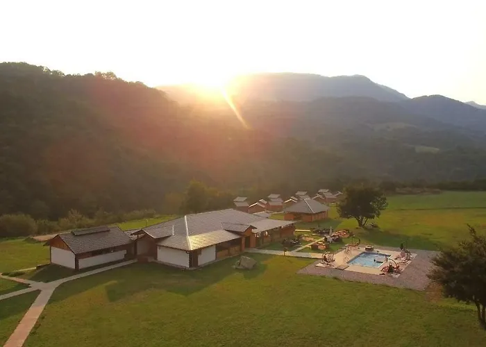 Trio Lux Semesteranläggning (resort)