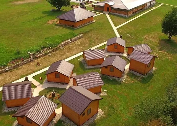 Trio Lux Semesteranläggning (resort) 4*