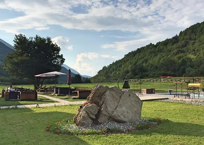 Trio Lux Semesteranläggning (resort)