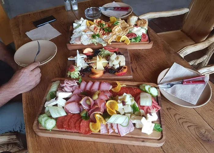 Semesteranläggning (resort) Trio Lux 4*