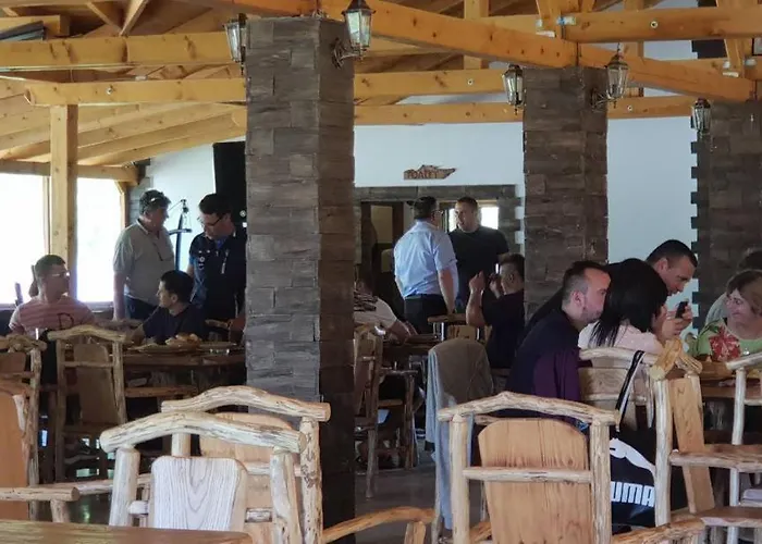 Trio Lux Semesteranläggning (resort)